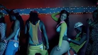 Busta Rhymes ft. Nicki Minaj : Twerk it, le clip avec une brochette de fesses