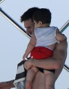 Lionel Messi et son fils Thiago sur l'île de Formentera, lundi 8 juillet 2013