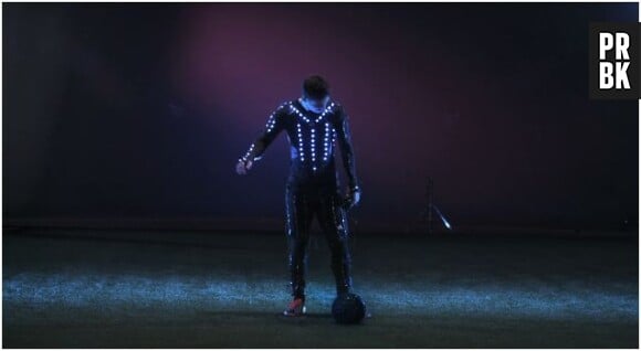 Lionel Messi habillé de LED pour Adidas