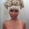 Nicki Minaj dévoile ses seins sur Twitter