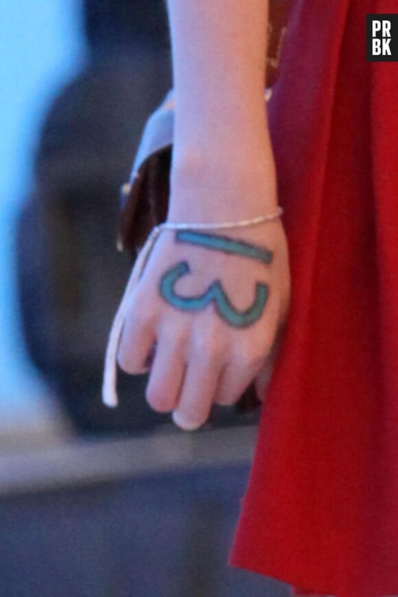 Taylor Swift : bientôt le 13 tatoué sur sa main ?