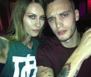 Secret Story 6 : Julien et Fanny toujours aussi proches.
