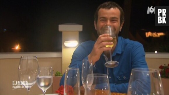L'amour est dans le pré 2013 : Nicolas prend cher lors de son dîner avec Carine.