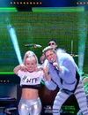 Miley Cyrus twerke avec des nains lors de son show au Grand Journal