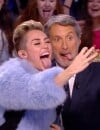 Miley Cyrus face à Antoine de Caunes sur le plateau du Grand Journal