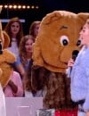 Miley Cyrus danse avec des ours sur le plateau du Grand Journal