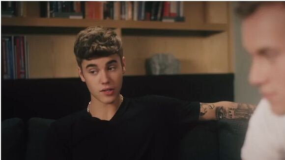 Justin Bieber (sans moustache) dans le clip de Madison Beer, sa nouvelle protégée