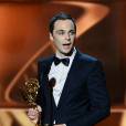 Emmy Awards 2013 : Jim Parsons accepte son trophée le 22 septembre 2013 à Los Angeles