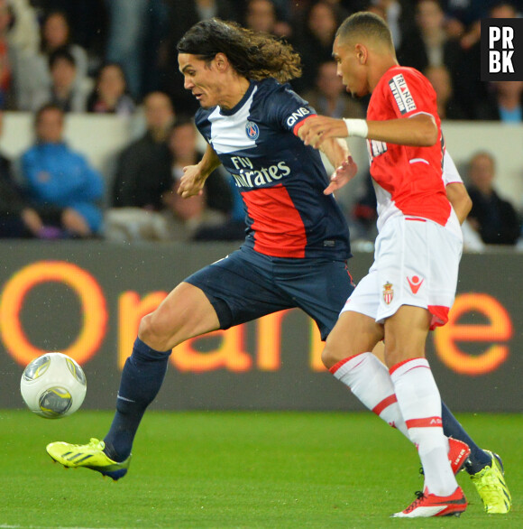 PSG VS AS Monaco : Edinson Cavani balle au pied, le 22 septembre 2013 au Parc des Princes