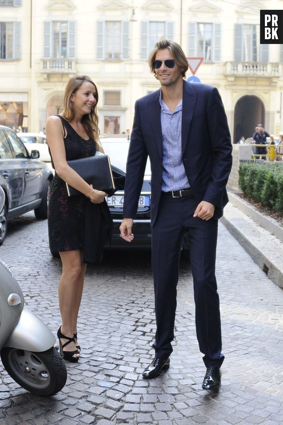 Camille Lacourt : classe et sexy pour la Fashion Week le 23 septembre 2013