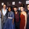 Kerry Washington entourée des acteurs de Scandal à la soirée de lancement de la saison 3 de Scandal le 2 octobre 2013 à New York