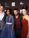 Kerry Washington entourée des acteurs de Scandal à la soirée de lancement de la saison 3 de Scandal le 2 octobre 2013 à New York