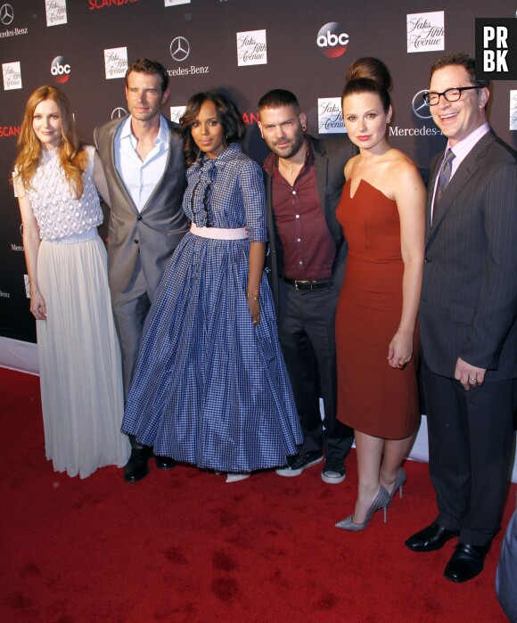 Kerry Washington et ses collègues de Scandal à la soirée de lancement de la saison 3 de Scandal le 2 octobre 2013 à New York