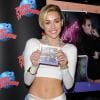 Miley Cyrus : pantalon déchiré et ventre à l'air, le 8 octobre 2013 à New York