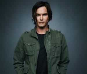 Ravenswood plus sombre que Pretty Little Liars selon Tyler Blackburn