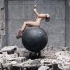 Miley Cyrus : Wrecking Ball, le clip