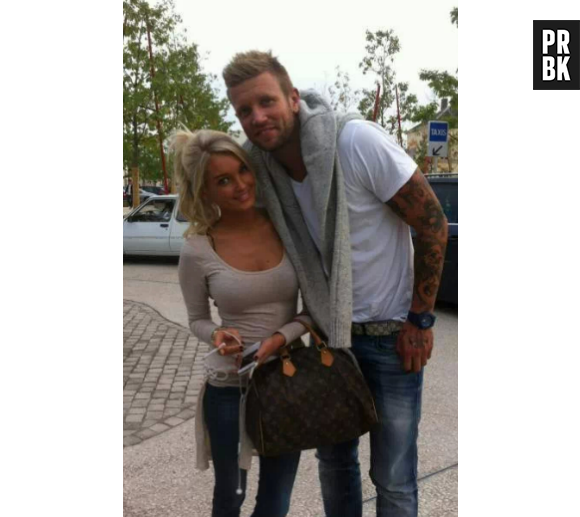 Aurélie Dotremont affiche sa bonne humeur sur Twitter en plein scandale