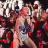 Miley Cyrus sur la scène des MTV VMA 2013