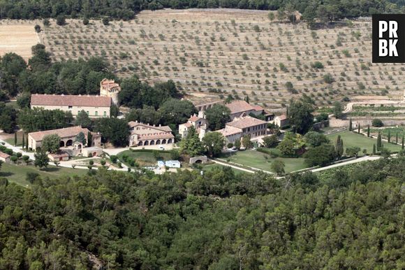 Angelina Jolie et Brad Pitt : leur vin français s'arrache lors d'une vente aux enchères pour la bonne cause