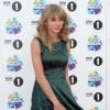 Taylor Swift combat le vent à Londres le 3 novembre 2013