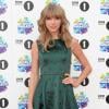 Taylor Swift combat le vent à Londres le 3 novembre 2013