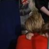 Jennifer Lawrence : moment de complicité avec une fan durant l'avant-première d'Huner Games 2 le lundi 11 novembre 2013