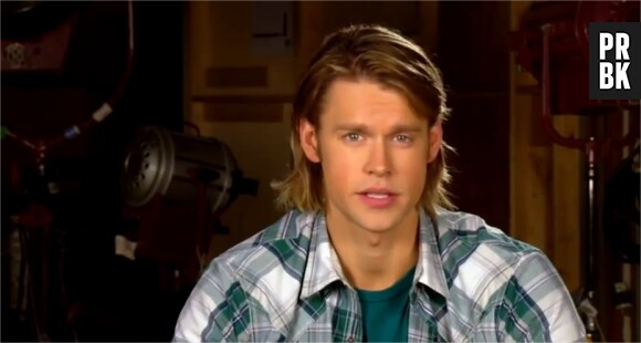 Glee saison 5, épisode 6 : Chord Overstreet dans une vidéo des coulisses