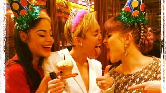 Miley Cyrus : strip-teaseuses et alcool pour ses 21 ans, ça sent le carnage
