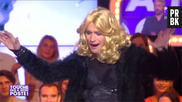 Touche pas à mon poste : les chroniqueurs de Cyril Hanouna sont arrivés déguisés le 25 novembre 2013