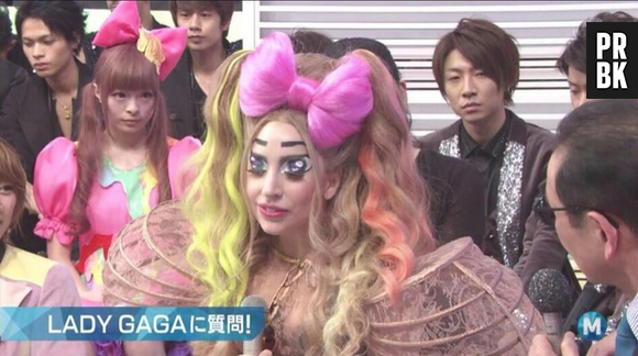 Lady Gaga maquillée en manga sur le plateau d'une émission tv japonaise, novembre 2013
