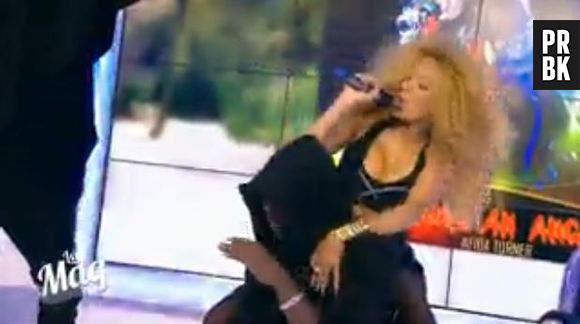 Afida Turner - Born An Angel en live dans Le Mag sur NRJ12, le 2 décembre 2013