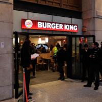 Burger King : foule XXL à Paris pour la réouverture