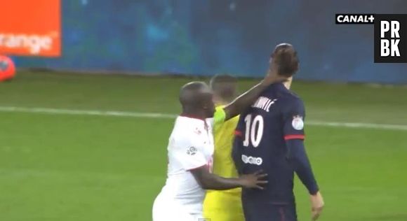 Zlatan Ibrahimovic vs Rio Mavuba : petite dispute lors de PSG-Lille ce dimanche 22 décembre