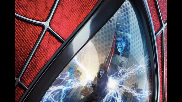 The Amazing Spider-Man 2 : Peter Parker et Electro nous font de l'oeil sur la nouvelle affiche