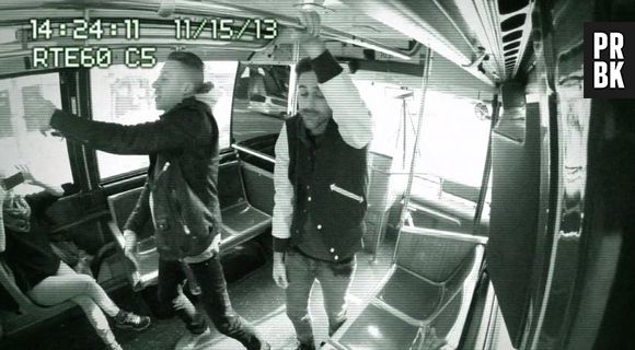 Macklemore et Ryan Lewis font le show dans un bus sur Can't Hold US