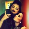 Selena Gomez : complice avec sa meilleure amie Demi Lovato sur le plateau de X Factor le 7 novembre 2013