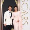 Matthew McConaughey et Camilla Alves sur le tapis-rouge des Oscars le 2 mars 2014
