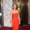 Jennifer Lawrence sur le tapis-rouge des Oscars le 2 mars 2014