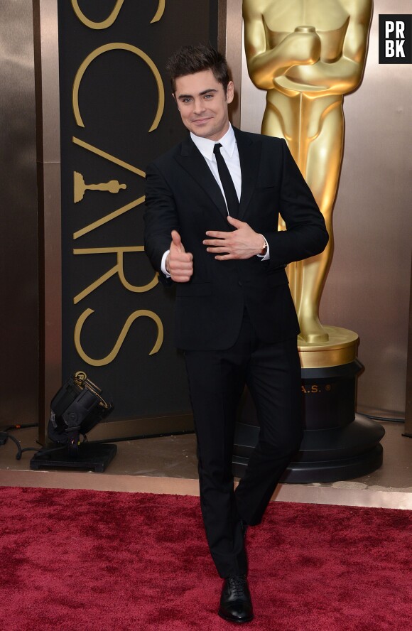 Zac Efron sur le tapis-rouge des Oscars le 2 mars 2014