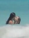  Cara Delevingne et Michelle Rodriguez s'embrassent &agrave; Cancun, en mars 2014 