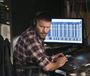 Scandal saison 3, épisode 17 : Guillermo Diaz sur une photo