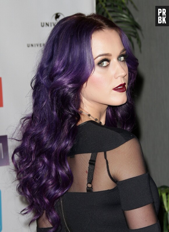 Katy Perry en mode cheveux violets
