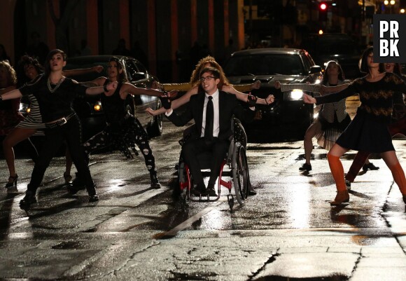 Glee saison 5, épisode 16 : Artie sur une photo