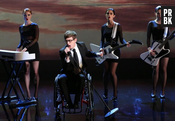 Glee saison 5, épisode 16 : Kevin McHale sur une photo