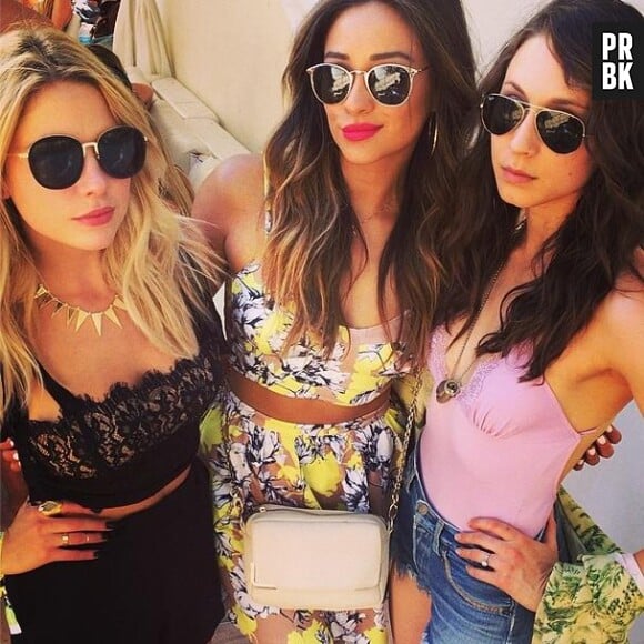 Ashley Benson, Shay Mitchell et Troïan Bellisario (Pretty Little Liars) : selfie au 2e jour du festival de Coachella 2014, le 12 avril 2014