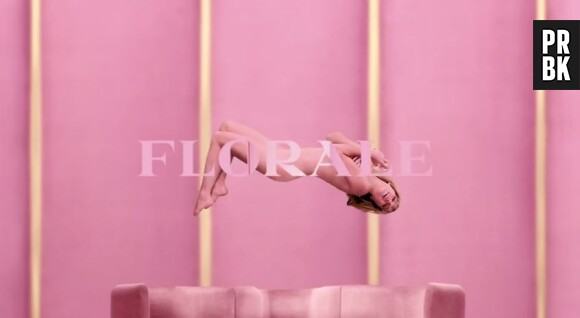Léa Seydoux se déshabille pour le parfum Candy Florale de Prada