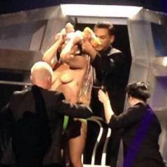 Lady Gaga : topless pour le coup d'envoi de sa tournée "artRAVE"