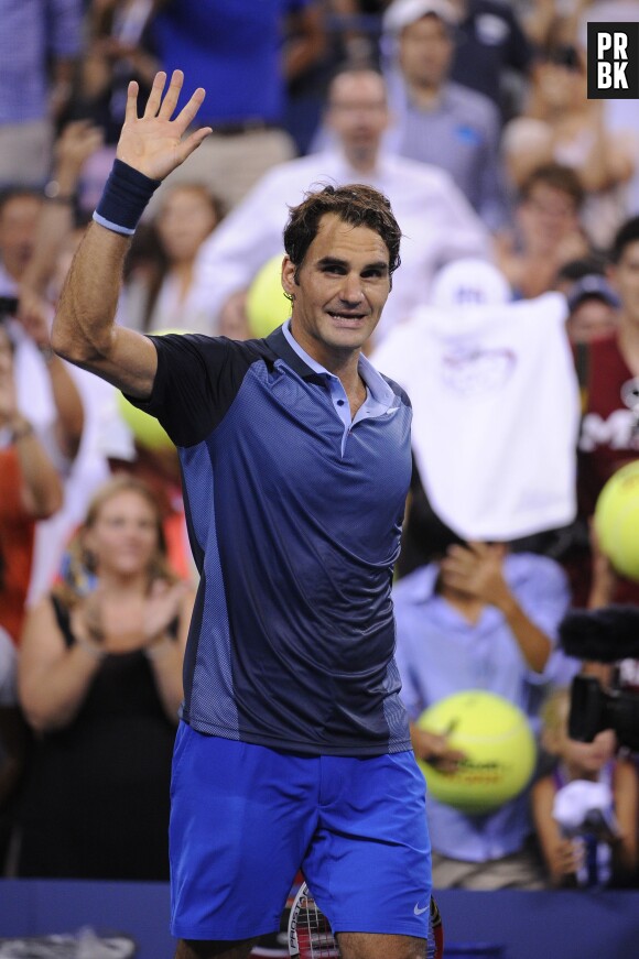 Roger Federer salue le public pendant l'US Open 2013