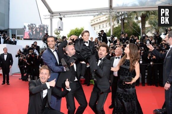 Philippe Lacheau et tout le casting de Babysitting sur le tapis rouge du Festival de Cannes 2014, le vendredi 16 mai
