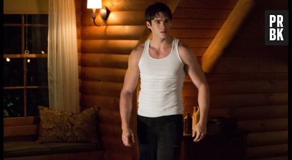 Arrow saison 3 : Steven McQueen prêt à quitter The Vampire Diaries ?